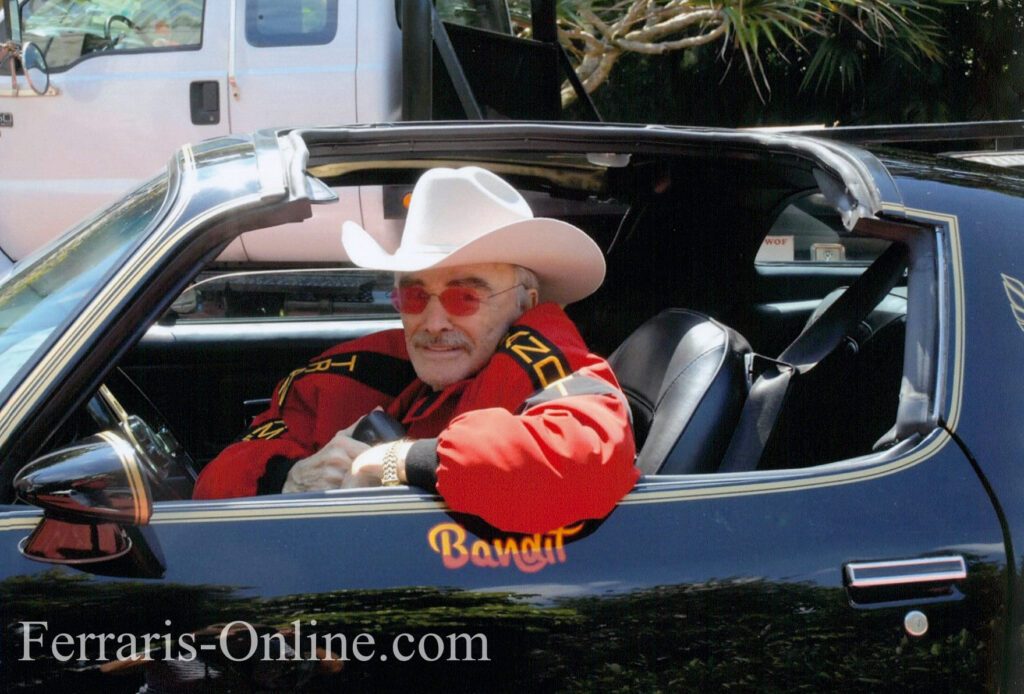 Burt Reynolds, Smokey and the Bandit, 1977 Pontiac Trans Am Y82 | Exterior View 35