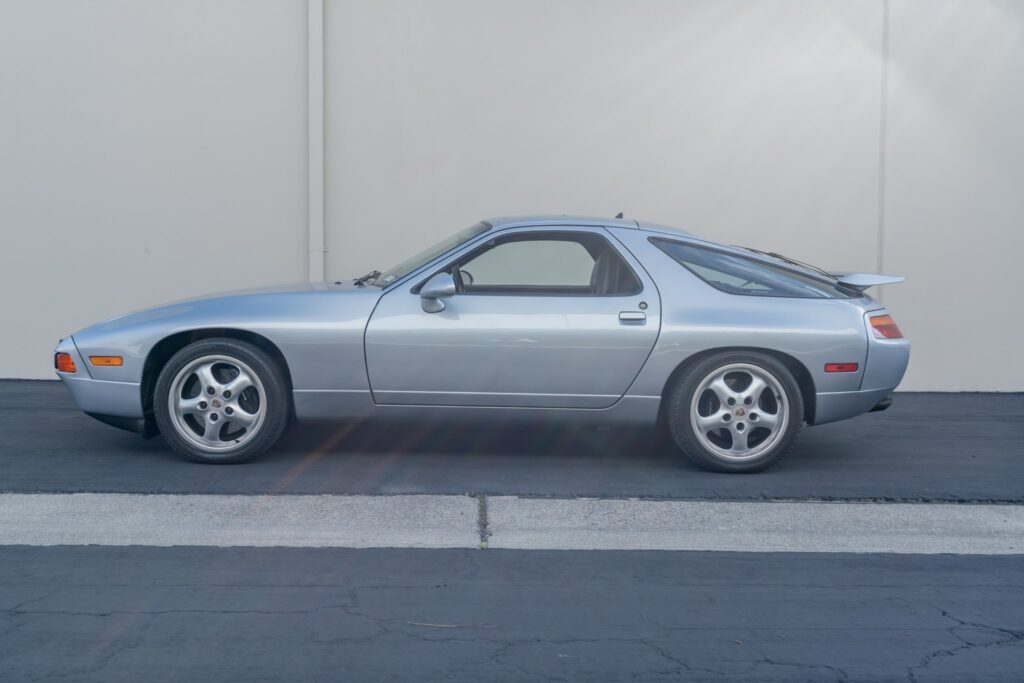 1995 Porsche 928 GTS #820114 | Exterior View 46