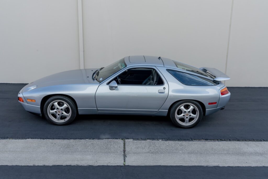1995 Porsche 928 GTS #820114 | Exterior View 1