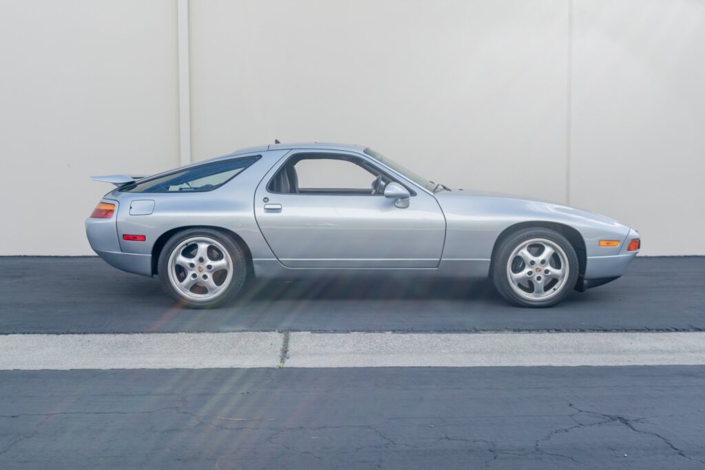 1995 Porsche 928 GTS #820114 | Exterior View 8
