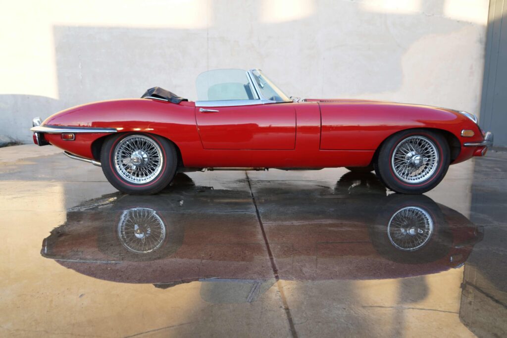1969 Jaguar XKE Roadster #1R7437 | Exterior View 22