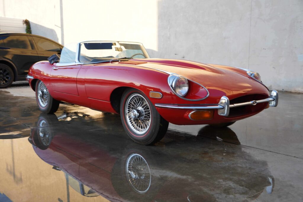 1969 Jaguar XKE Roadster #1R7437 | Exterior View 24
