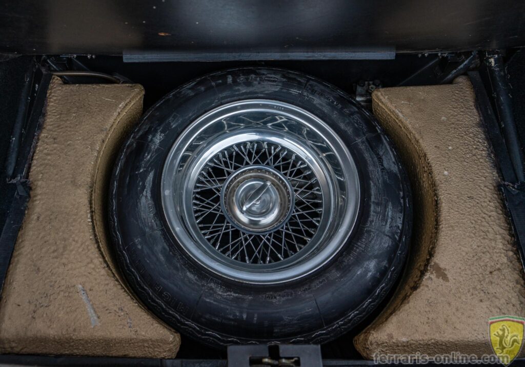 1972 Ferrari 365GTC/4 15485 | Exterior View 17