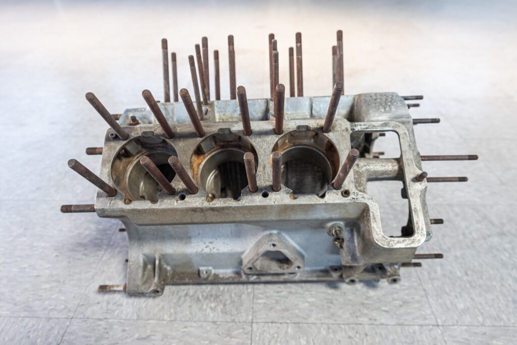 1965 Ferrari 206 SP engine block #23110 | Exterior View 3