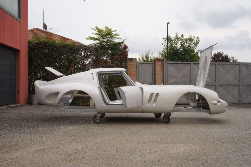 250 GTO Series I alloy body by Stefano Allegretti | Exterior View 31