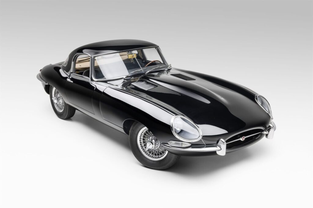 1963 Jaguar XKE #879594