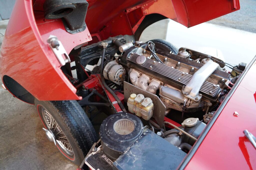 1969 Jaguar XKE Roadster #1R7437 | Exterior View 40