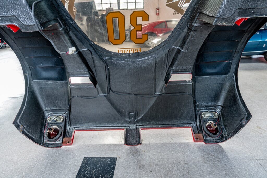 original spare nose from ferrari 333 SP #06 | Exterior View 17