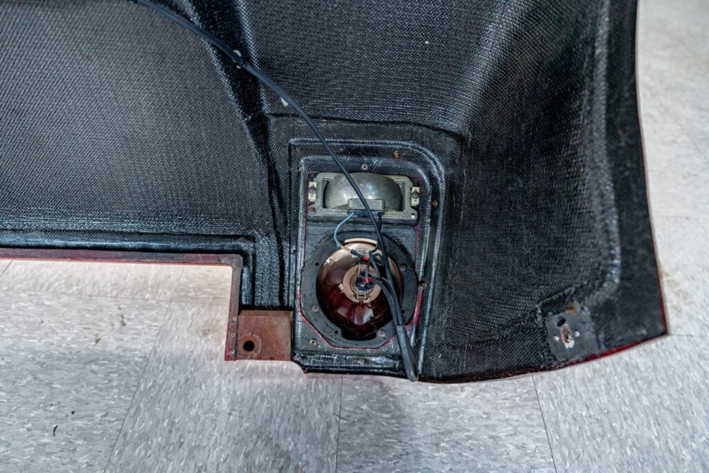 original spare nose from ferrari 333 SP #06 | Exterior View 1
