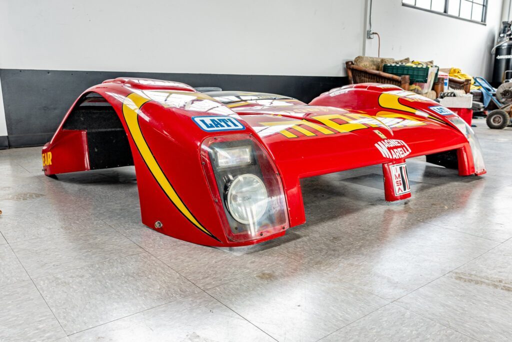 original spare nose from ferrari 333 SP #06 | Exterior View 4