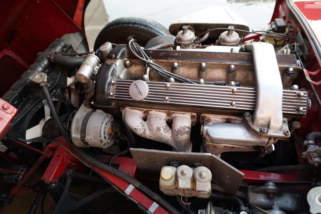 1969 Jaguar XKE Roadster #1R7437 | Exterior View 42