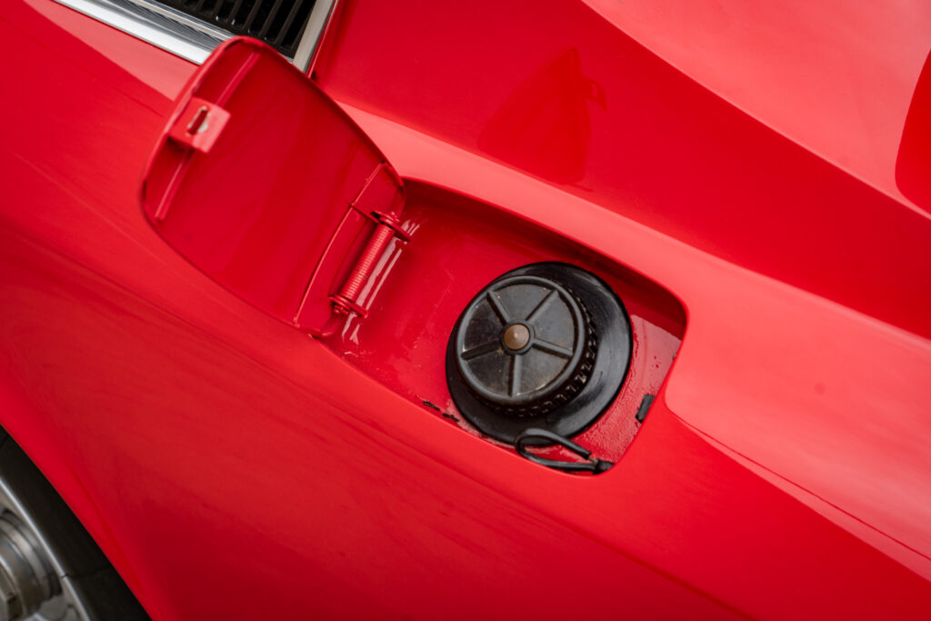 1970 Ferrari 365 GT 2+2 #13049 | Exterior View 23