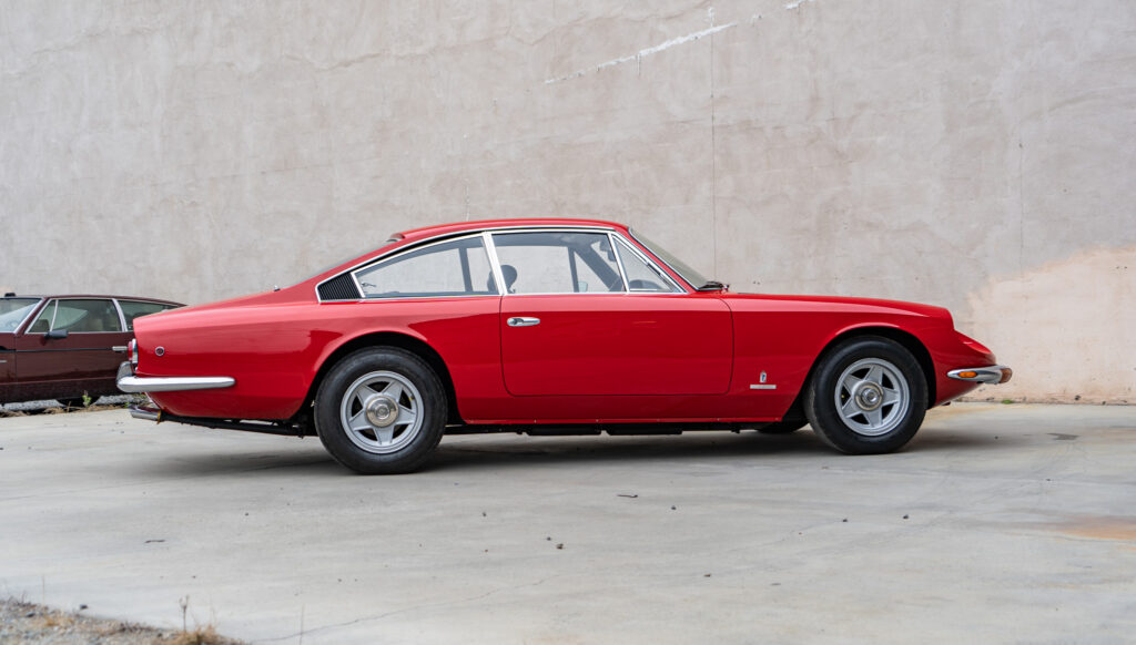 1970 Ferrari 365 GT 2+2 #13049 | Exterior View 37