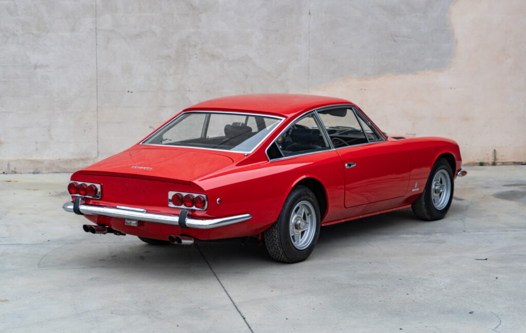 1970 Ferrari 365 GT 2+2 #13049 | Exterior View 1