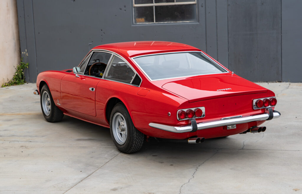 1970 Ferrari 365 GT 2+2 #13049 | Exterior View 5