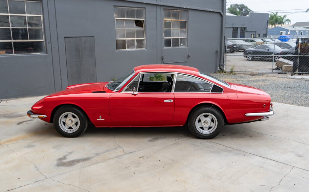 1970 Ferrari 365 GT 2+2 #13049 | Exterior View 7