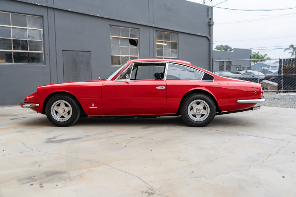 1970 Ferrari 365 GT 2+2 #13049 | Exterior View 8