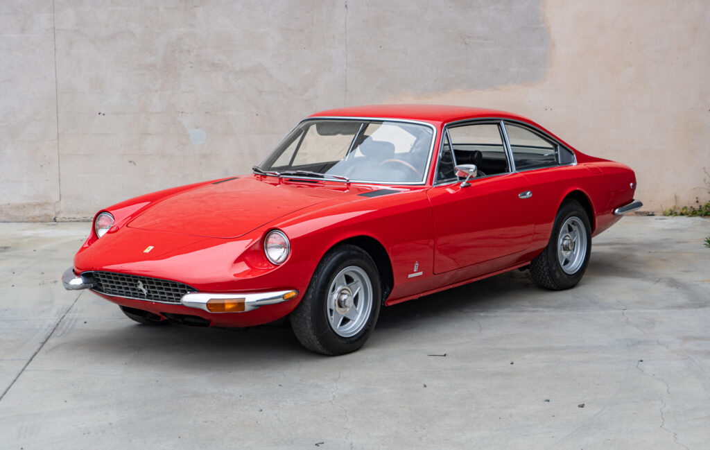 1970 Ferrari 365 GT 2+2 #13049 | Exterior View 11