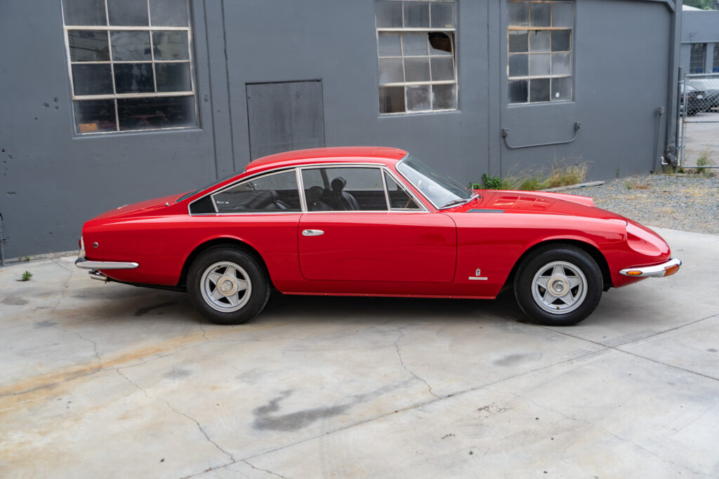 1970 Ferrari 365 GT 2+2 #13049 | Exterior View 18