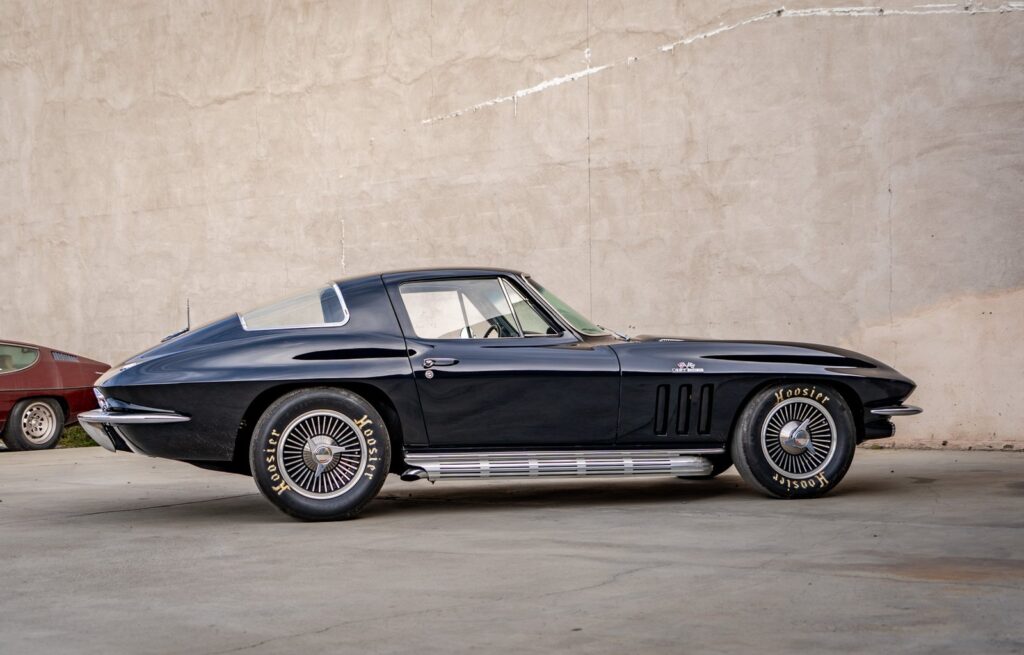 1966 Chevrolet Corvette 427 Stingray #113318 | Exterior View 3