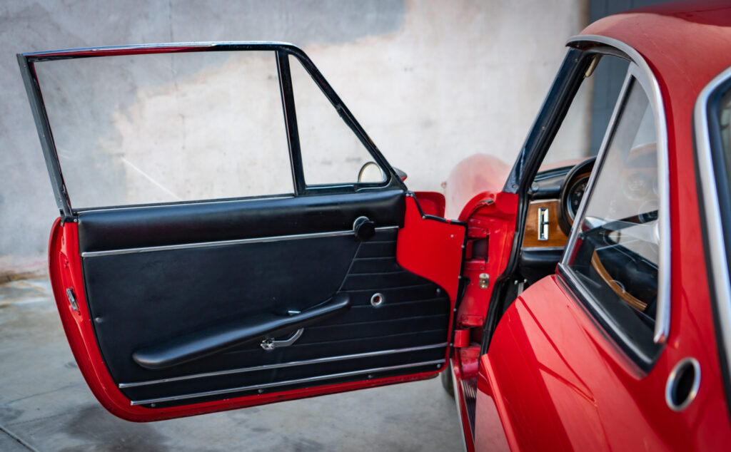 1967 Ferrari 330 GTC #9393 | Exterior View 55