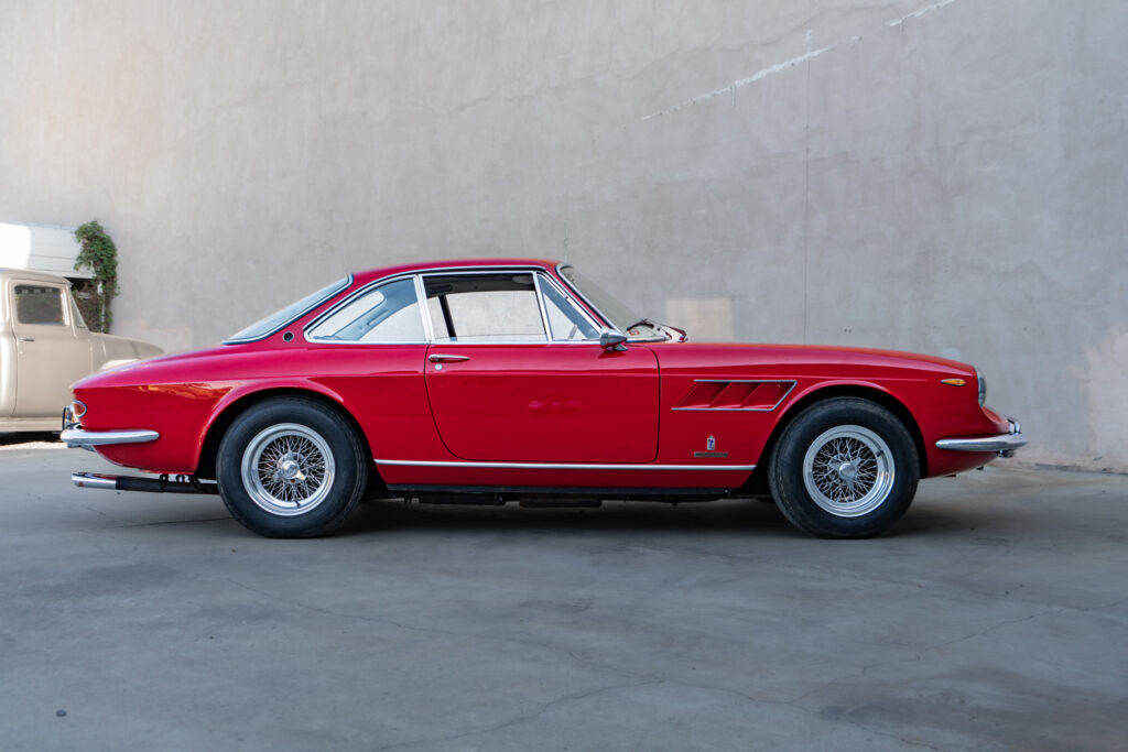 1967 Ferrari 330 GTC #9393 | Exterior View 8