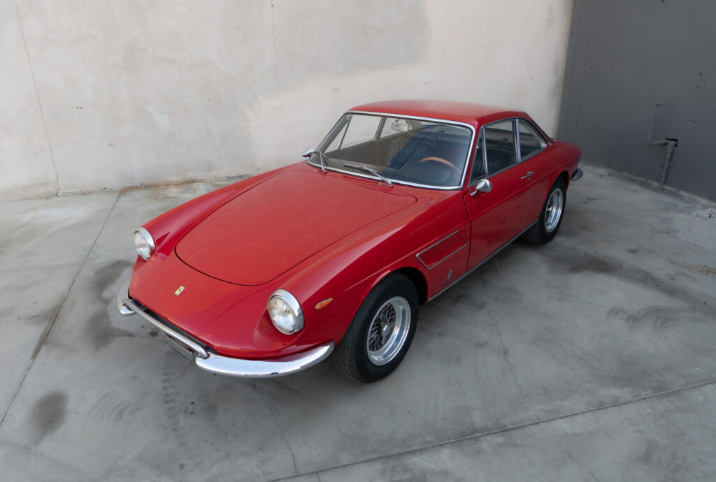 1967 Ferrari 330 GTC #9393 | Exterior View 27