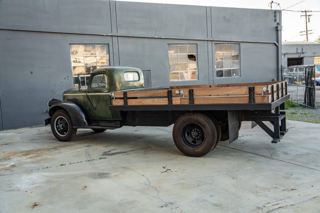 1946 Chevy 6400 two-ton flatbed truck #6PWA6530 | Exterior View 9