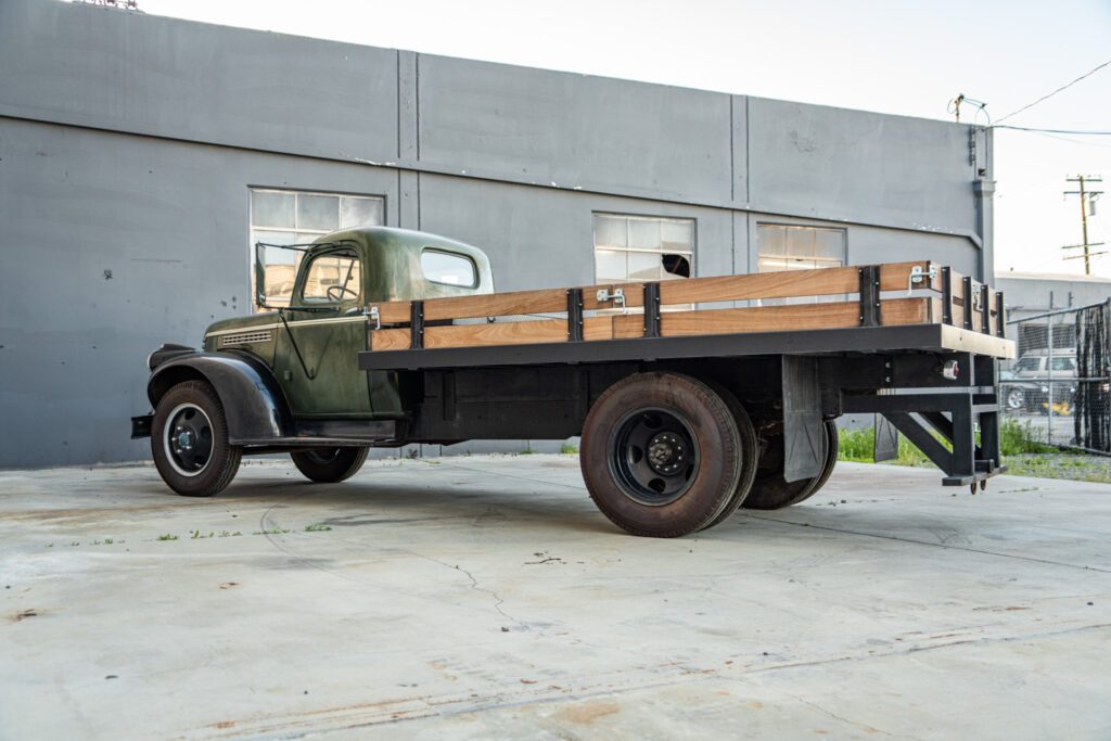 1946 Chevy 6400 two-ton flatbed truck #6PWA6530 | Exterior View 10