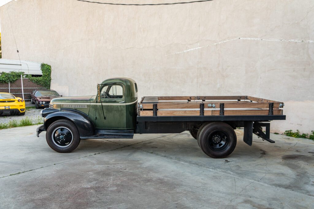 1946 Chevy 6400 two-ton flatbed truck #6PWA6530 | Exterior View 13