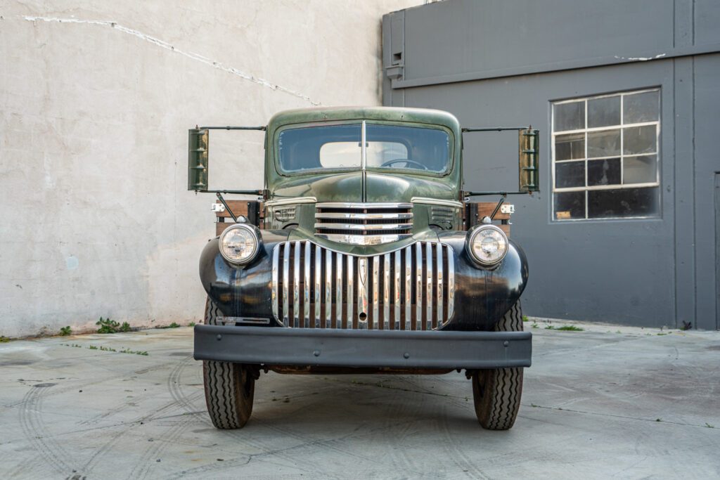 1946 Chevy 6400 two-ton flatbed truck #6PWA6530 | Exterior View 19