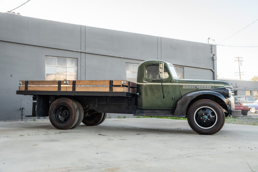 1946 Chevy 6400 two-ton flatbed truck #6PWA6530 | Exterior View 23