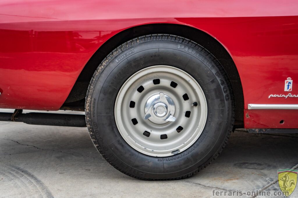 1967 Ferrari 330 GT 2+2 #10043 | Exterior View 3