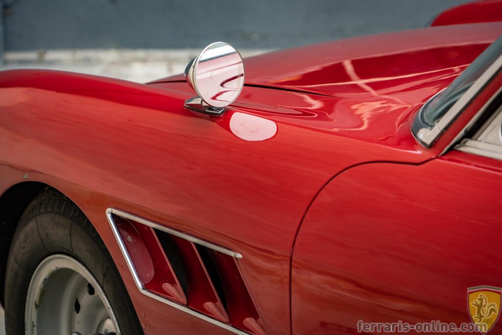 1967 Ferrari 330 GT 2+2 #10043 | Exterior View 8