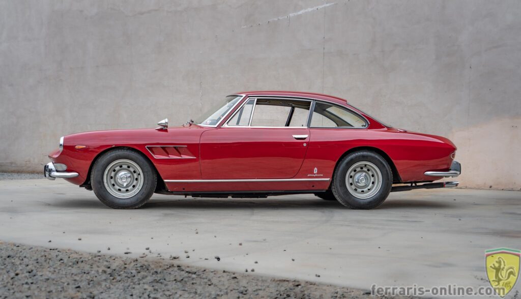 1967 Ferrari 330 GT 2+2 #10043 | Exterior View 22