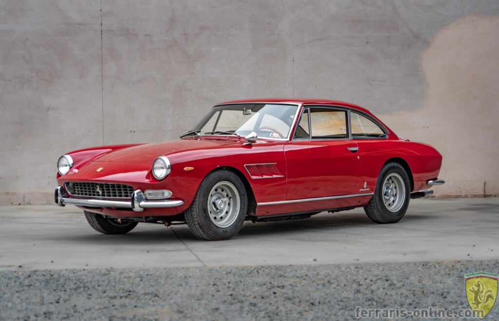 1967 Ferrari 330 GT 2+2 #10043 | Exterior View 24