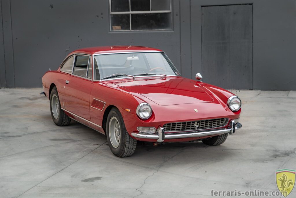 1967 Ferrari 330 GT 2+2 #10043 | Exterior View 27