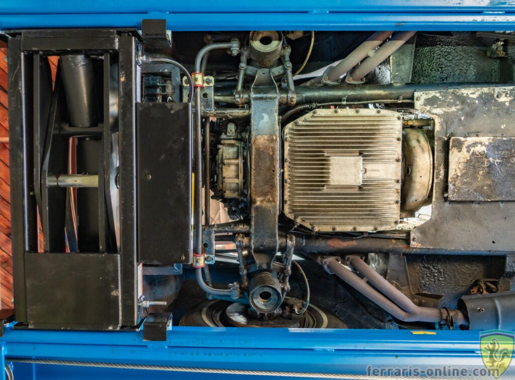 1967 Ferrari 330 GT 2+2 #10043 | Exterior View 40