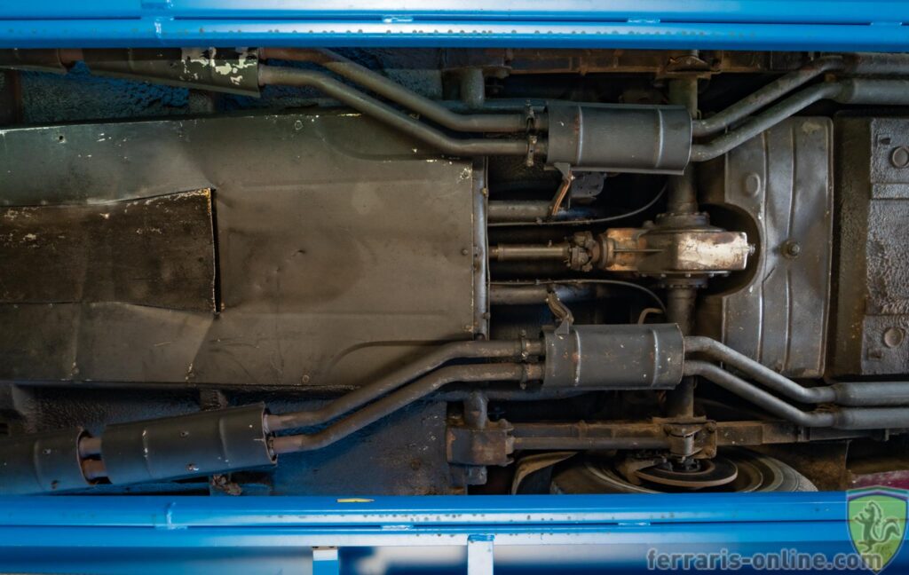 1967 Ferrari 330 GT 2+2 #10043 | Exterior View 42