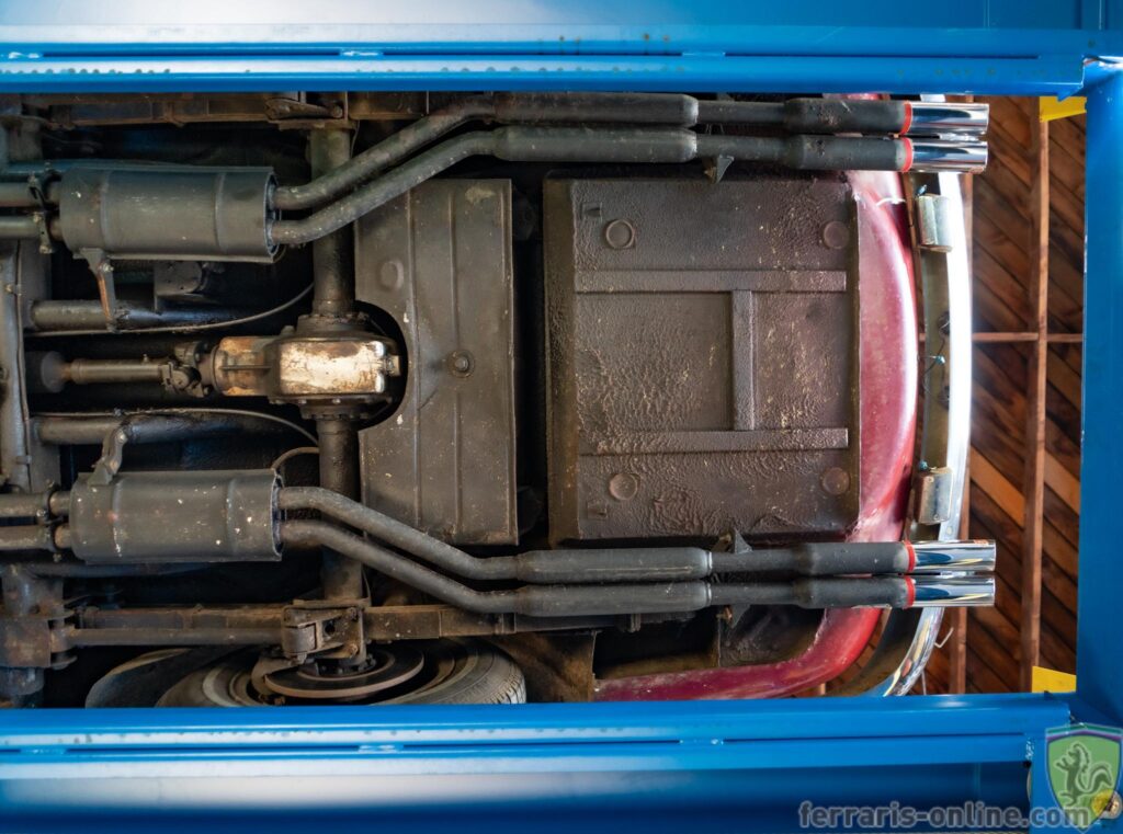 1967 Ferrari 330 GT 2+2 #10043 | Exterior View 43