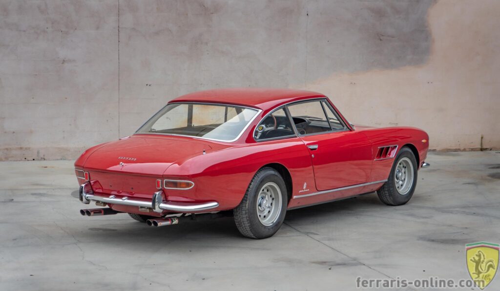 1967 Ferrari 330 GT 2+2 #10043 | Exterior View 46